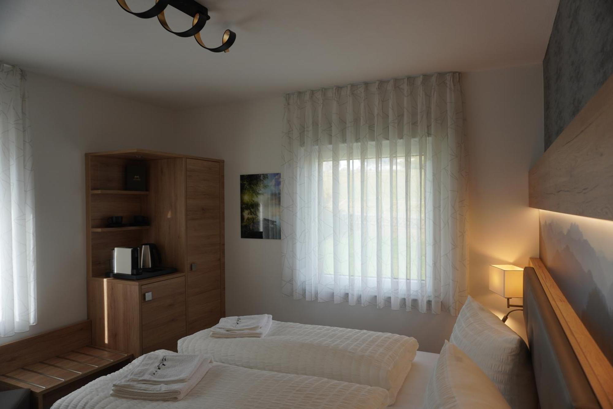 Hotel Talblick Dobel Szoba fotó